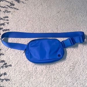 Lululemon everywhere belt bag